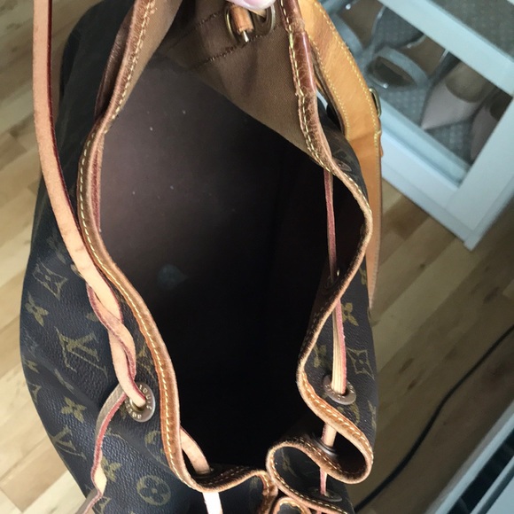 Louis Vuitton Champagne Bag - Picture 5 of 7